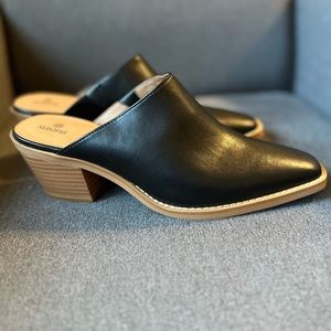 Black Heeled Mules / 8 1/2 NWOT